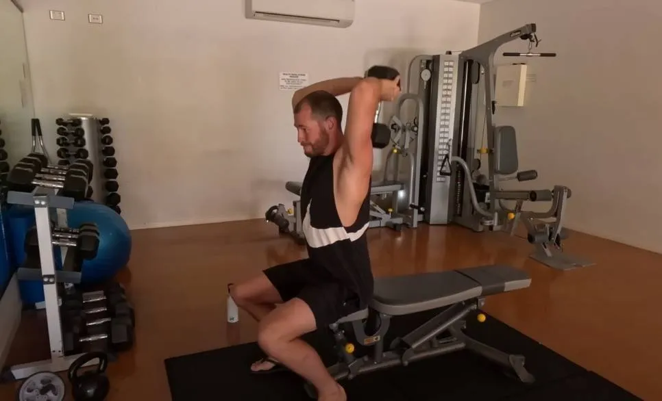 Man die elke dag zijn calorieën verdubbelt tot hij niet meer kan, toont het waanzinnige effect dat dit had