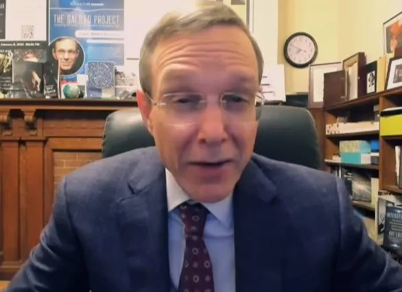 Harvard-professor denkt dat 'verkenningssondes' van aliens op weg zijn naar de aarde (en ze zijn op tijd voor Kerstmis)