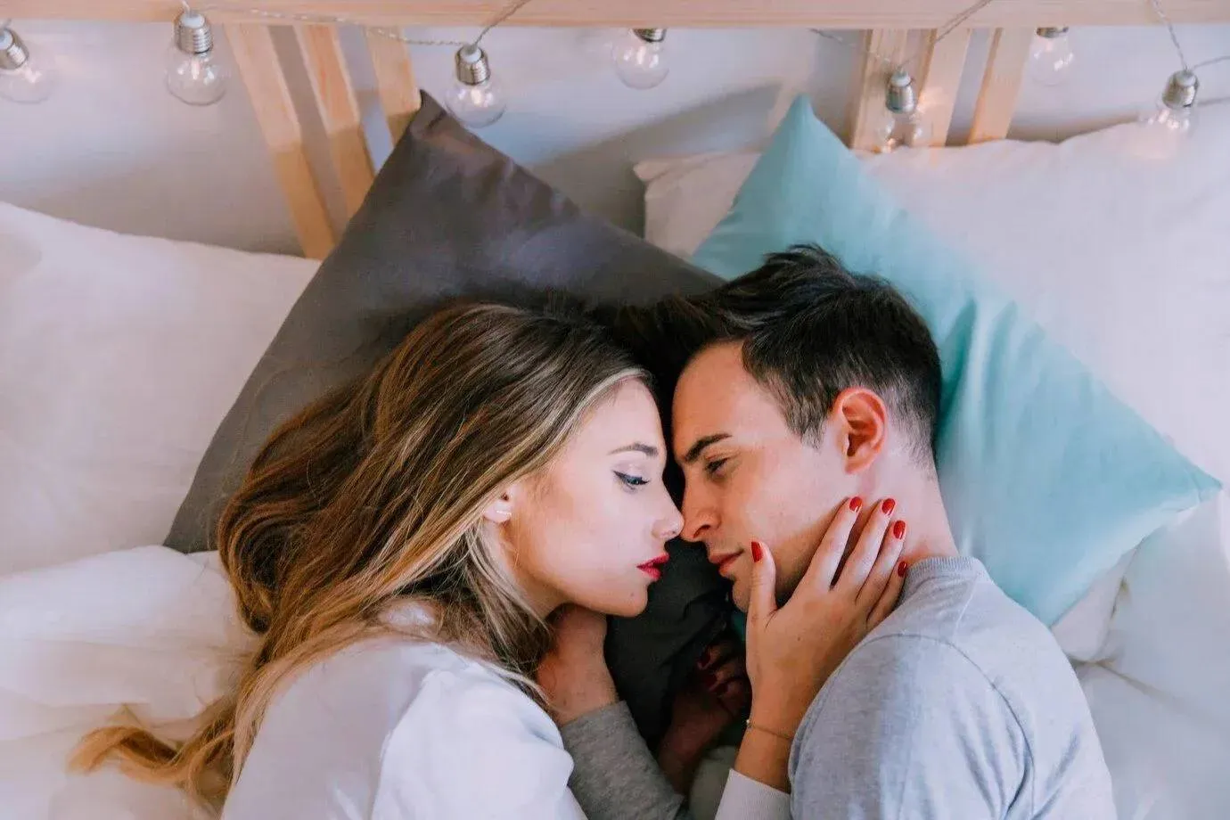 Experts raden mannen aan om hun 'F-spot' te vinden (en te gebruiken): "Zorgt voor geweldige climaxen in bed!"