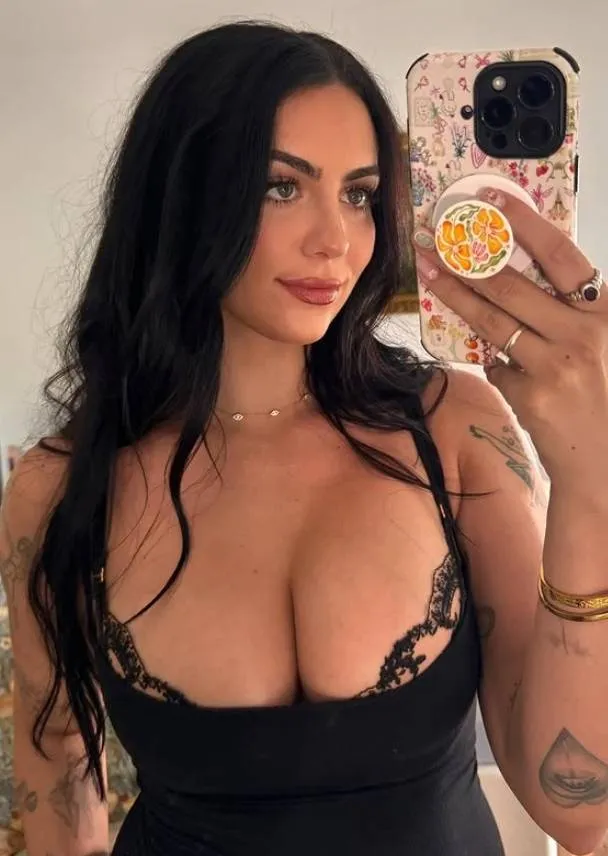 De vriend van Ruby vindt het geweldig dat ze het met andere vrouwen doet: "Maar toen hij mee mocht doen, ging het mis..."