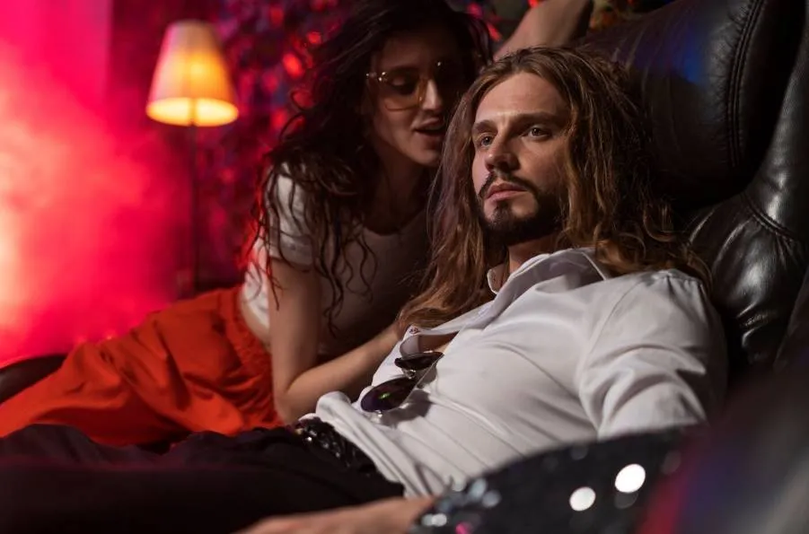 "Ik ging onlangs naar een exclusief seksfeestje... Er gebeurden dingen die we zelfs niet konden fantaseren!"