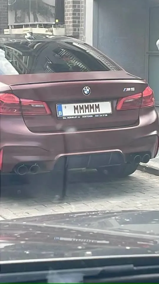 Vlaamse BMW-eigenaar pakt uit met geniale nummerplaat: "De meest originele die ik ooit zag!"