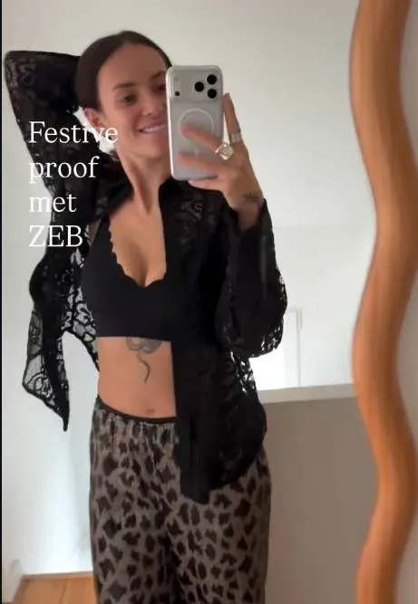 In de feestoutfit van Jitske Van de Veire zat iets meer 'peper' dan in die van de doorsnee Vlaming (foto's)