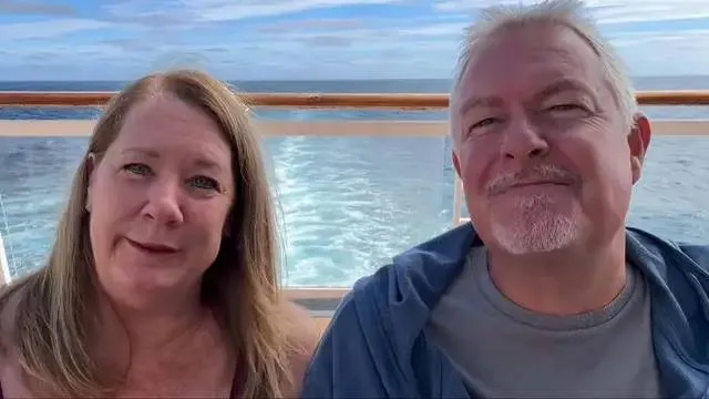 couple-cruise