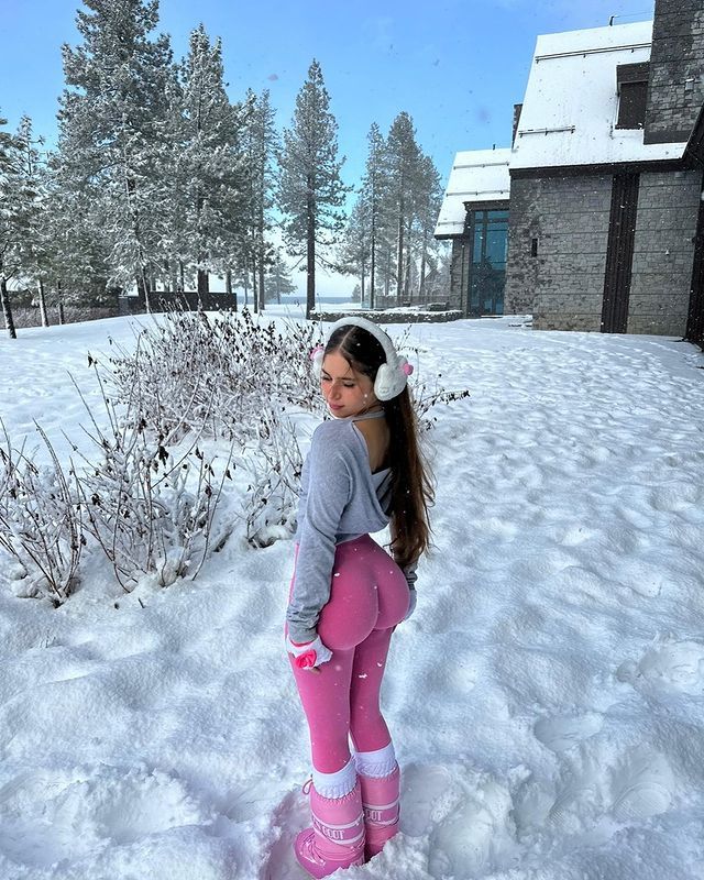 Traint de ondeugende Emarr B haar booty 5x per week?