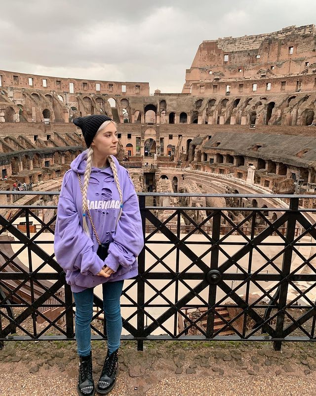 Eva Elfie is de nieuwe meest gezochte meid op je favo natuurfilm-site