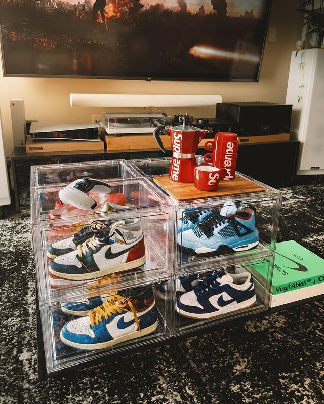 Bruce Hatoo is met zijn kleurrijke kiekjes de sneakerking van social media!