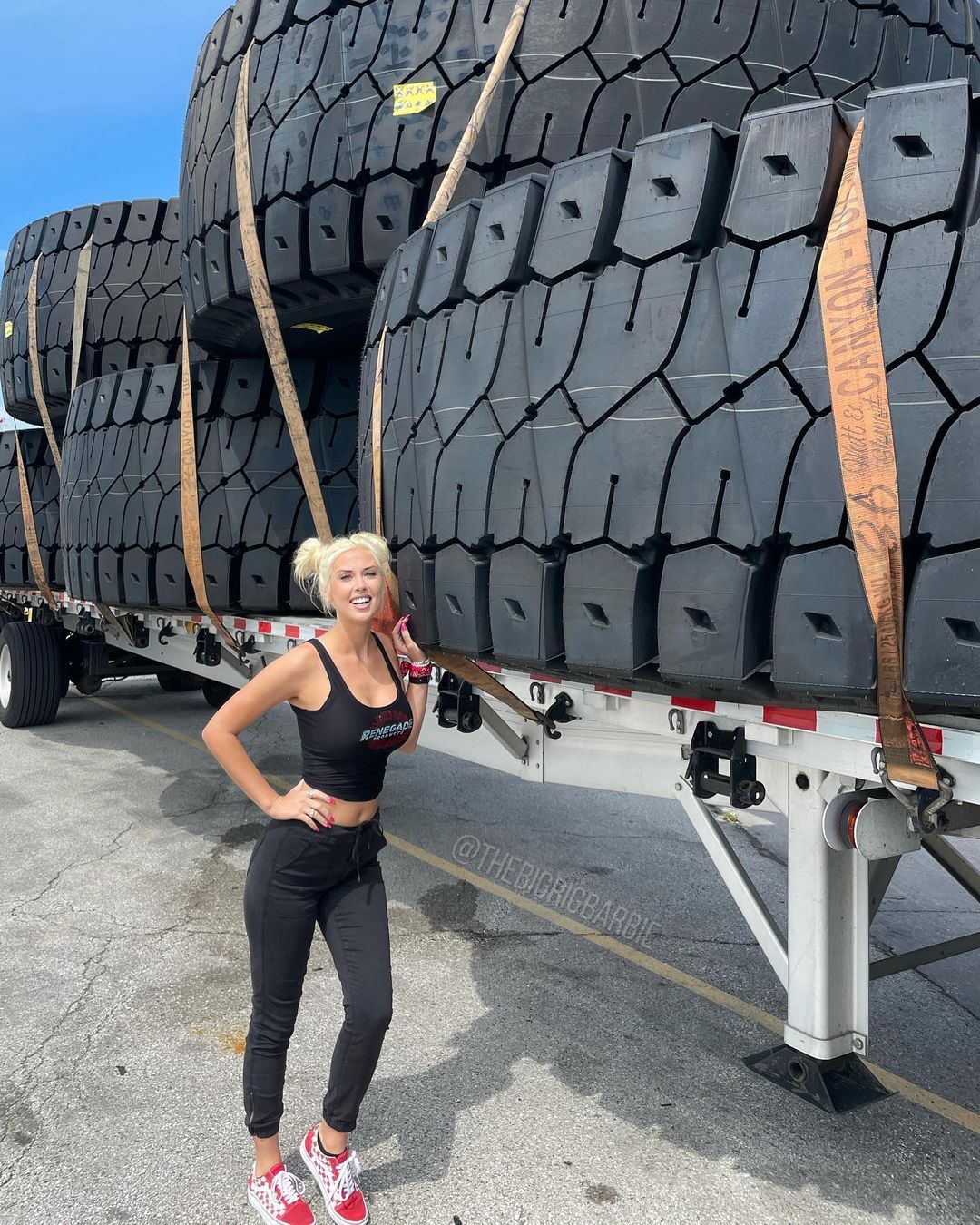 The Big Rig Barbie; vrachtwagens besturen is kinderspel voor deze babe!