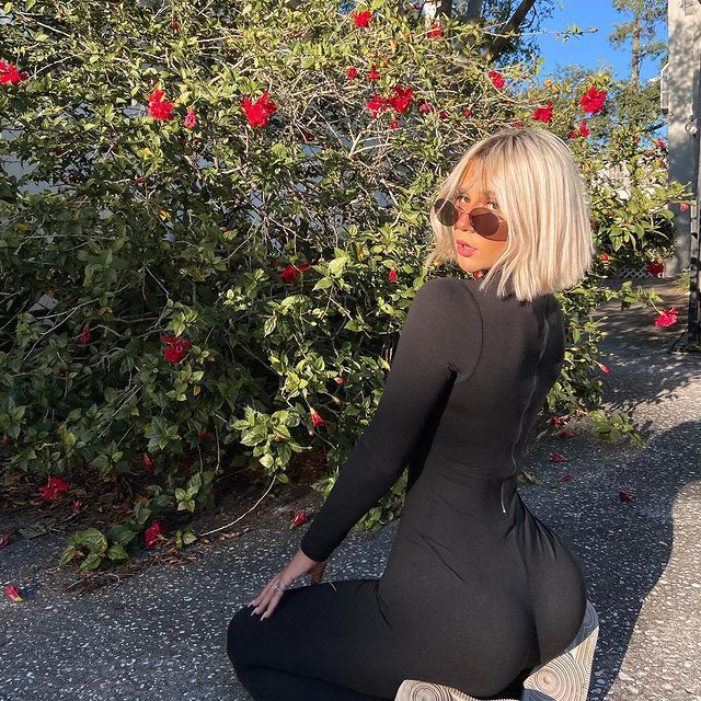 De ondeugende Zoe Consagra stel je waarschijnlijk niet zo snel voor aan je ouders!