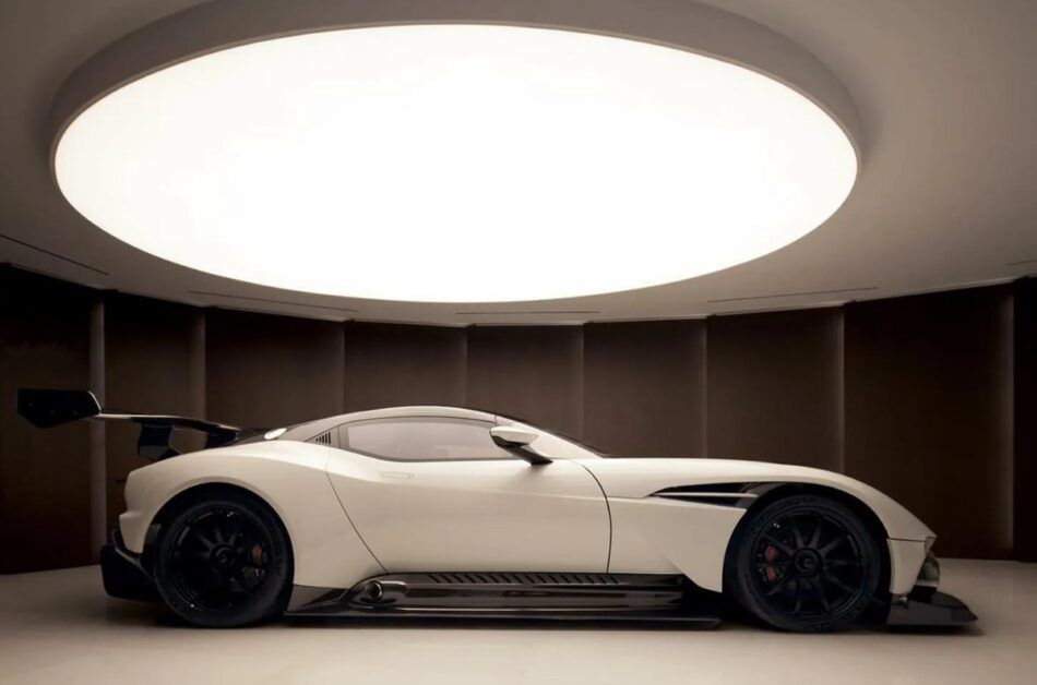Dit penthouse in de Aston Martin Residences in Miami (incl 3 miljoen Vulcan!) kost je ruim $59 miljoen!