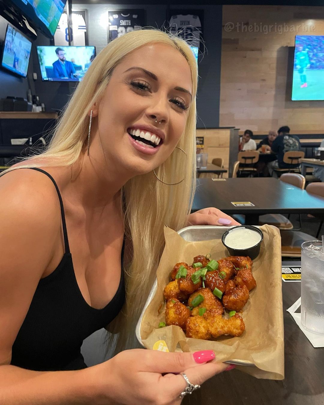 The Big Rig Barbie; vrachtwagens besturen is kinderspel voor deze babe!