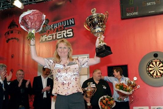 Trina Gulliver: De Gouden Dame die het Vrouwendarten heeft verheven