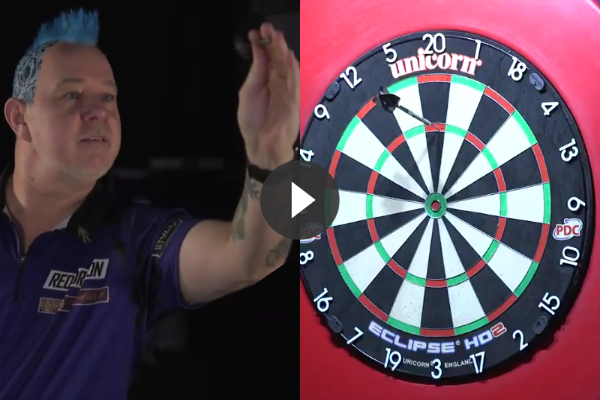 VIDEO: Peter Wright gooit een bijzonder potje darts met links