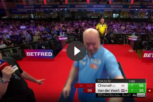 VIDEO: Van der Voort gaat weer in de fout met deze illegale worp
