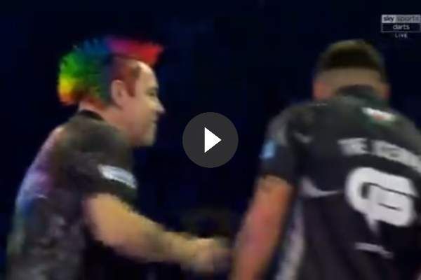 Gerwyn Price reageert met waarom hij Peter Wright geen hand gaf