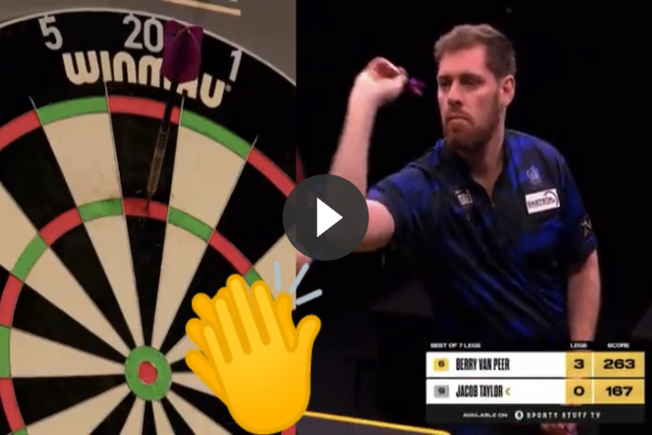 VIDEO: Berry van Peer flikt iets bijzonders tijdens Super Series tegen Taylor