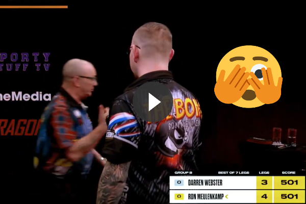 Darren Webster is woest op Ron Meulenkamp en weigert hem de hand om bizarre reden