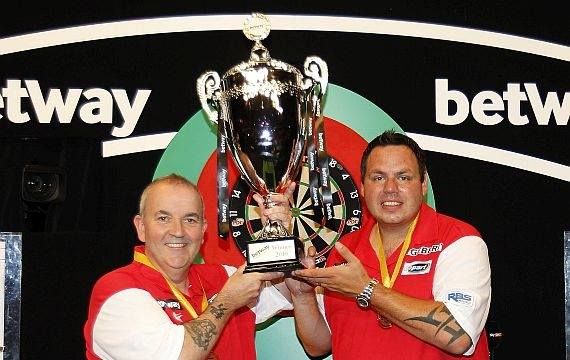 Phil Taylor verbaast zich over uitblijven Engels succes op World Cup of Darts in afgelopen jaren