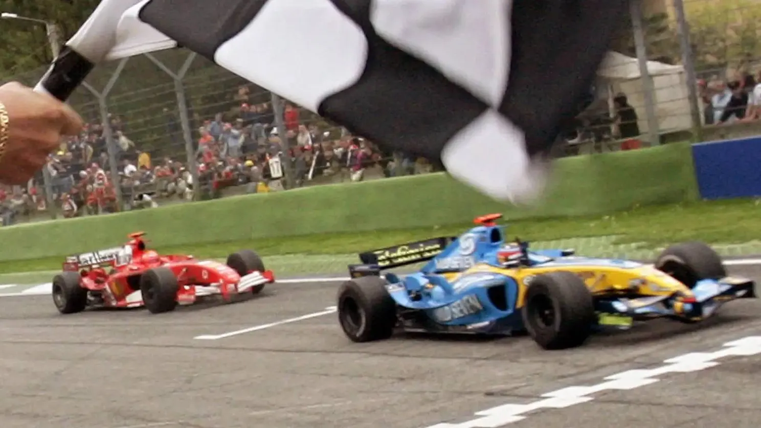 Zware crash van Albers, Russell VS Bottas: "Is He A **** Prick Or What?!”