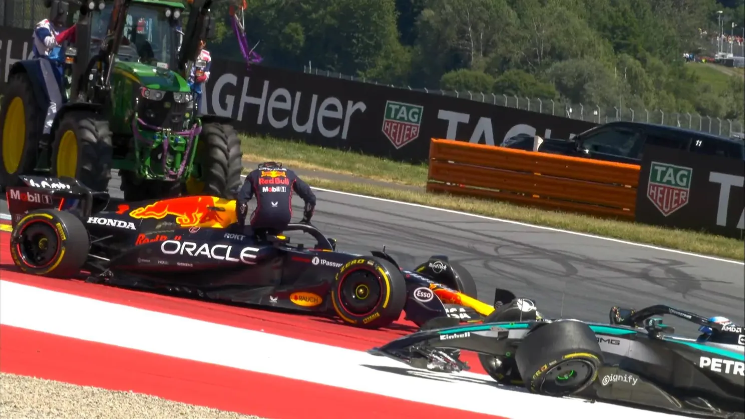 Max Verstappen valt uit de Grand Prix van Oostenrijk