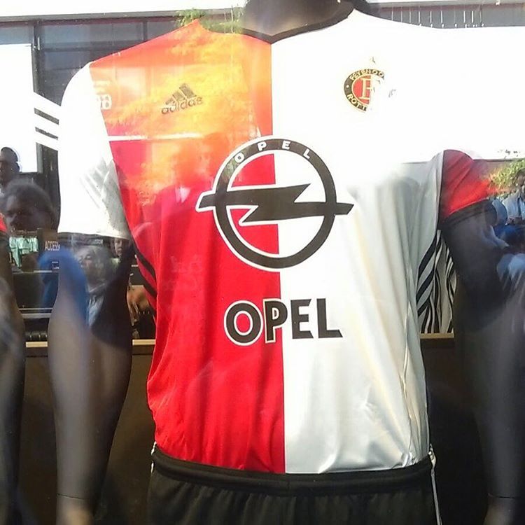 FOTO | Het nieuwe thuisshirt van Feyenoord