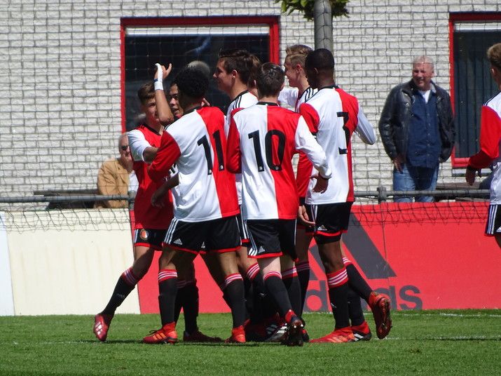 Feyenoord O16 kampioen na overwinning op Vitesse