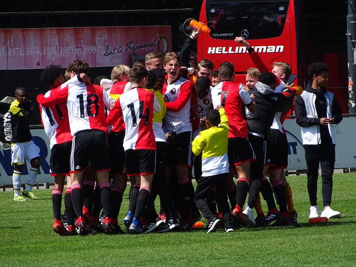 Feyenoord O16 kampioen na overwinning op Vitesse