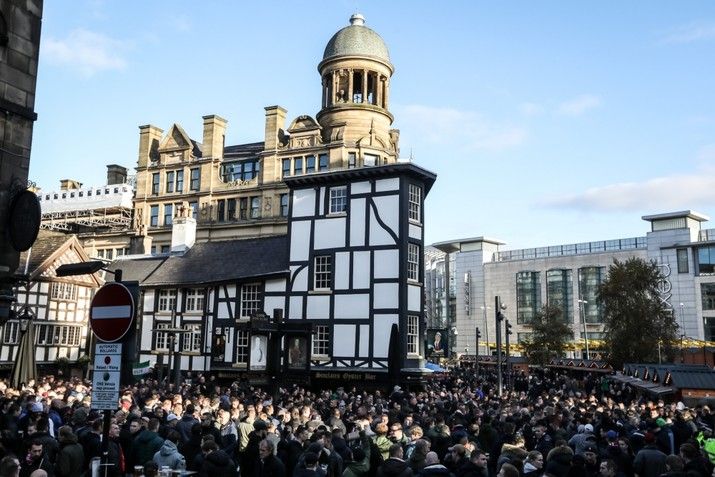 Complimenten politie Manchester: ''Fantastische sfeer''
