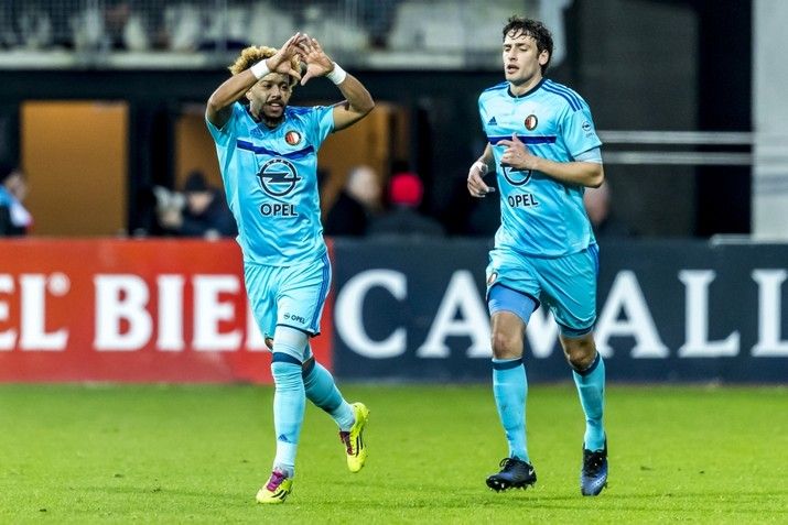 Feyenoord verpulvert AZ in eigen huis