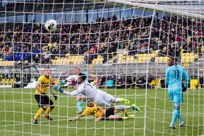 Kuyt en Elia schieten Feyenoord naar overwinning