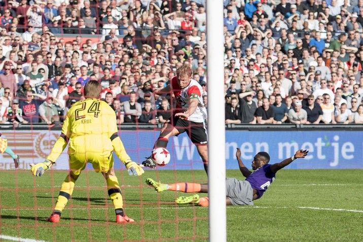 Hattrick Jorgensen bij eenvoudige zege op AZ