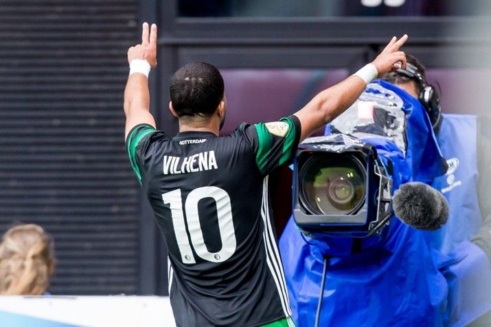 Berghuis uitblinker bij overtuigende zege Feyenoord