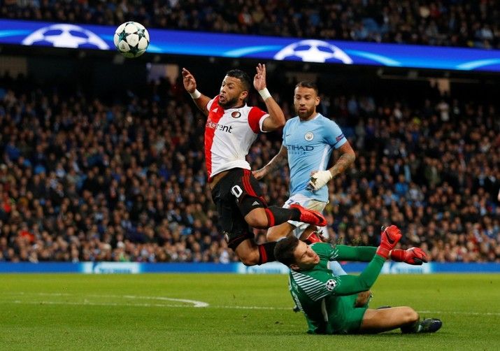 Sterk Feyenoord verliest in slotfase van City