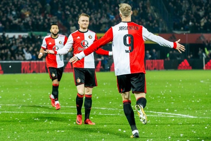 Feyenoord wint ruim van Roda JC in De Kuip