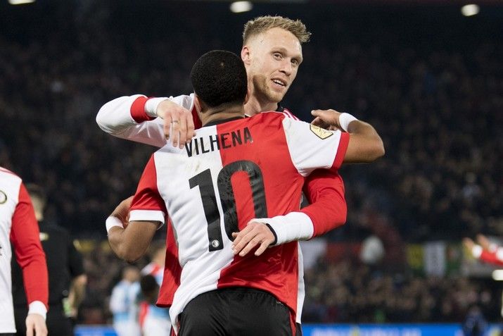 Feyenoord wint ruim van Roda JC in De Kuip