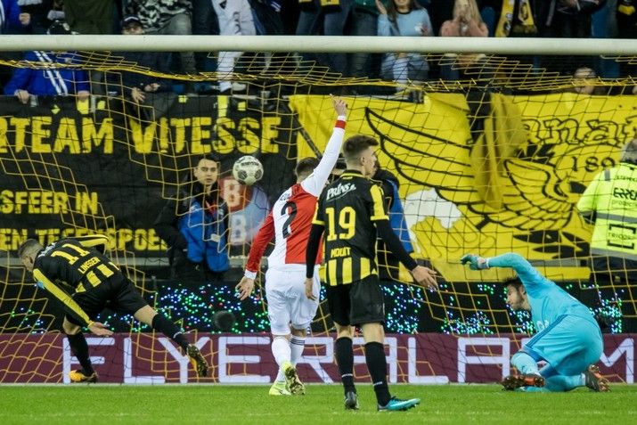 Feyenoord met negen man onderuit in Arnhem