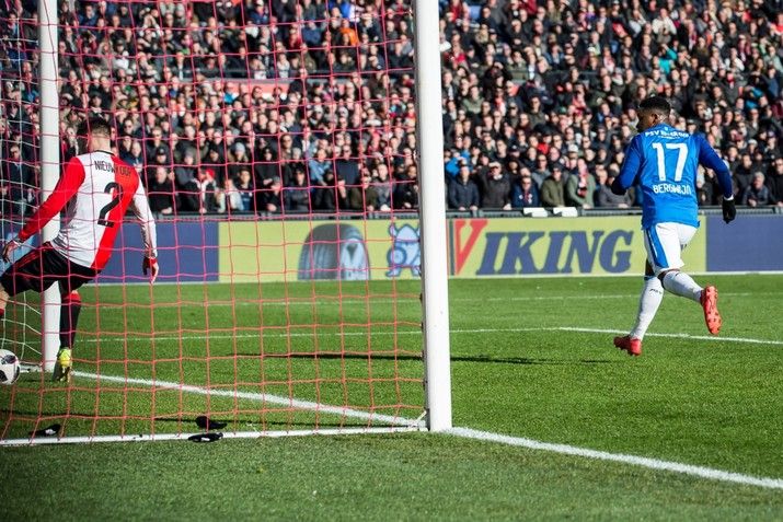 Feyenoord onderuit tegen PSV in De Kuip