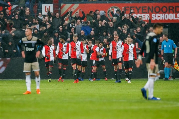 Feyenoord straft Ajax af in De Kuip