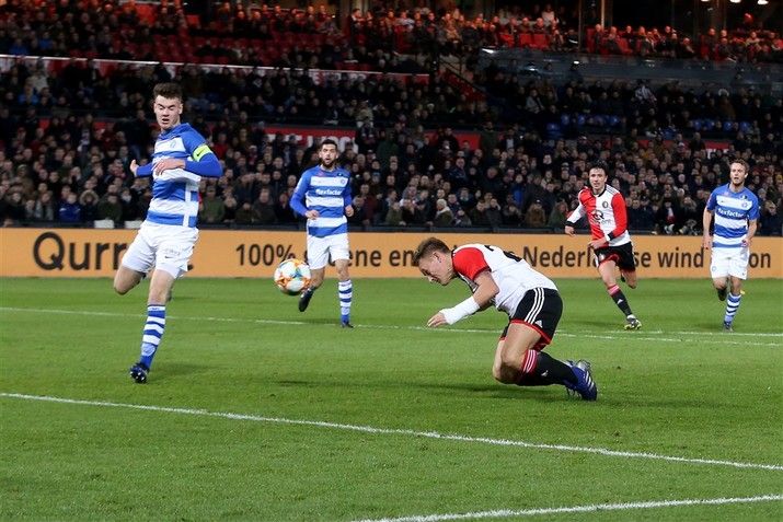 Feyenoord in tweede helft ruim langs De Graafschap