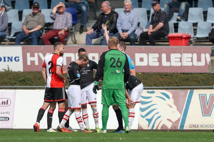 Jong Feyenoord in eigen huis onderuit tegen FC Emmen