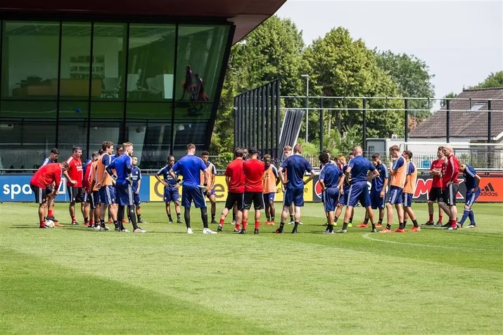 Jaap Stam meldt zich bij Feyenoord voor eerste werkdag