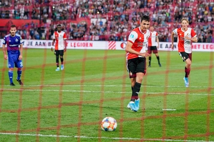 Feyenoord verslaat Dinamo Tbilisi ruim in heenwedstrijd