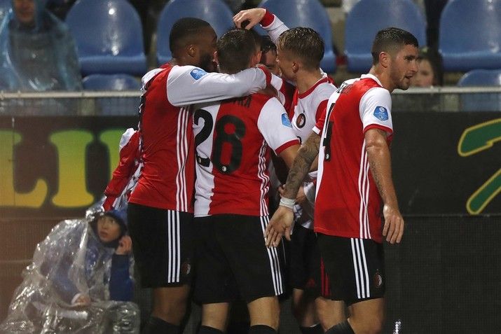 Bozenik helpt met eerste goal Feyenoord aan winst in Zwolle