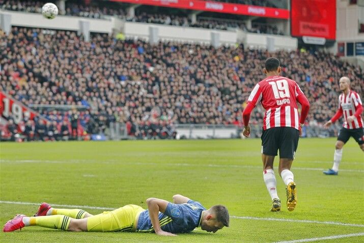 Feyenoord houdt punt over aan topper in Eindhoven