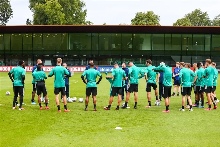 De eerste training van Feyenoord in beeld (fotoverslag)