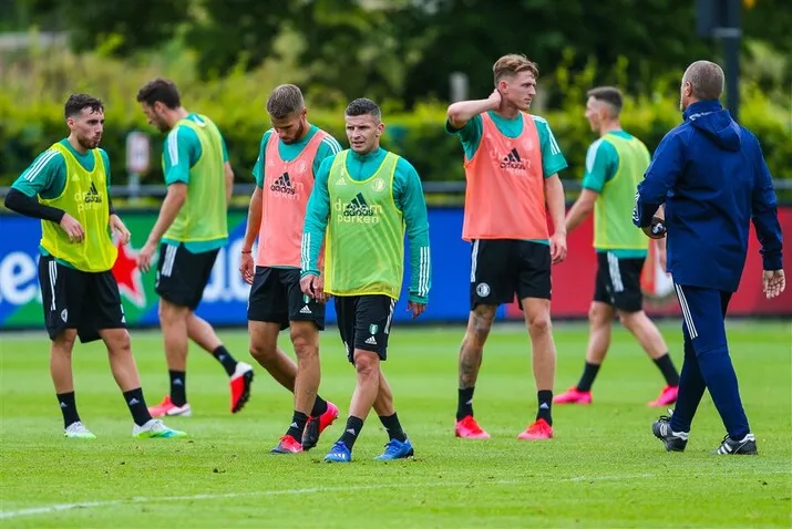 De eerste training van Feyenoord in beeld (fotoverslag)