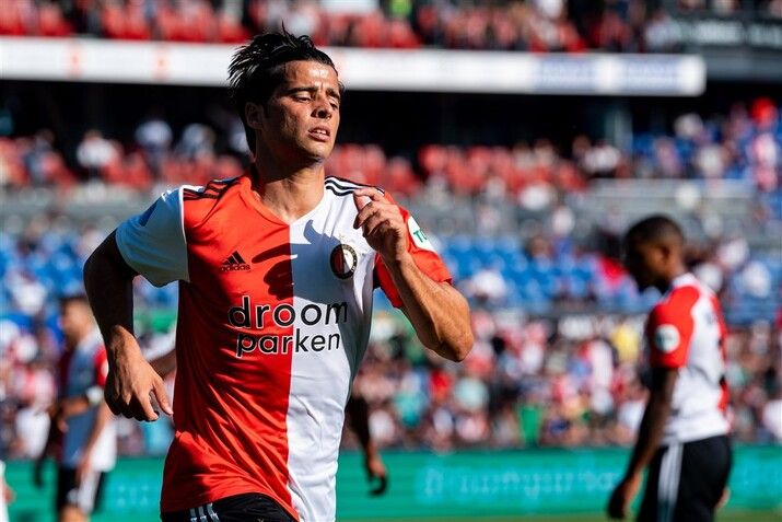 Teleurstellend Feyenoord verspeelt punten tegen FC Twente