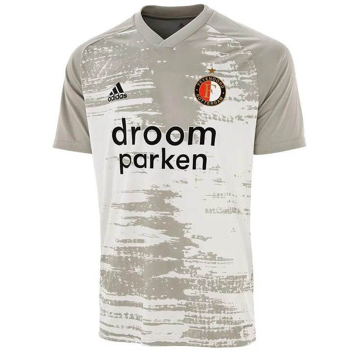 Feyenoord presenteert warming-up shirt en anthem jacket