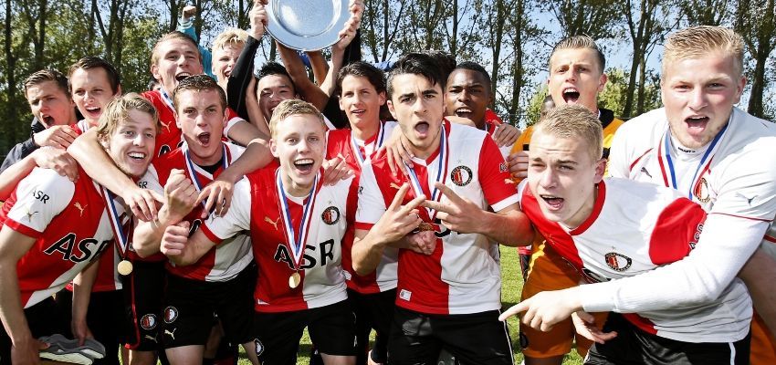 ''Ik ging altijd naar de Kuip en opeens stond ik zelf op 't veld''
