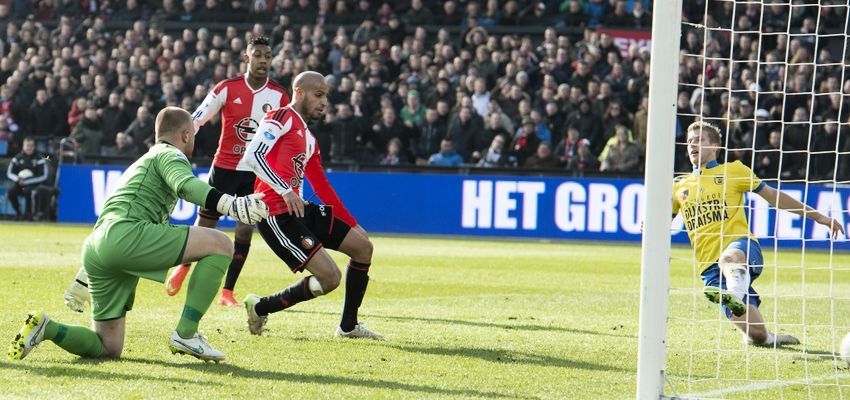 Pover Feyenoord nipt langs tiental Cambuur